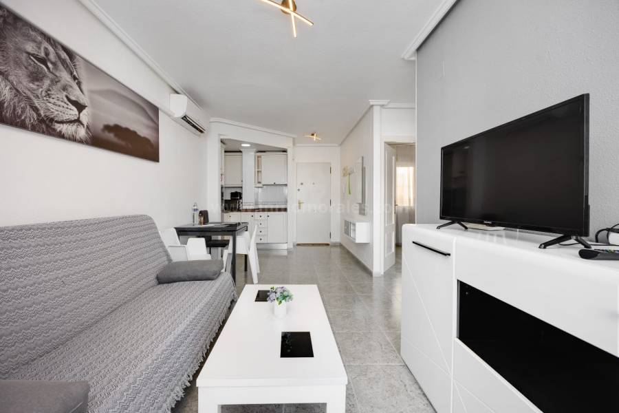 Resale - Apartment  - Torrevieja - Playa de los Locos
