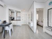 Resale - Apartment  - Torrevieja - Playa de los Locos