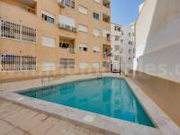 Resale - Apartment  - Torrevieja - Playa de los Locos