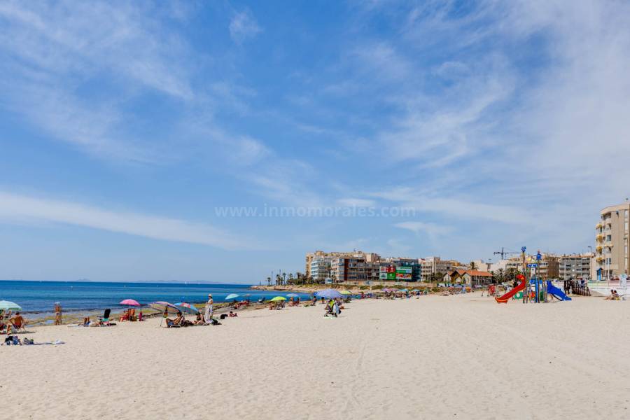 Resale - Apartment  - Torrevieja - Playa de los Locos