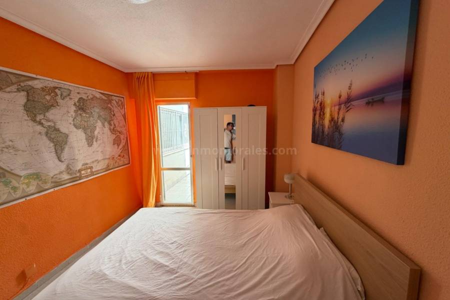 Resale - Apartment  - Torrevieja - Playa del Cura