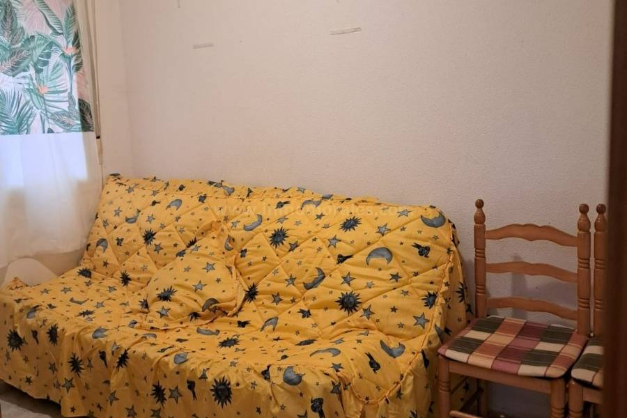 Resale - Apartment  - Torrevieja - Playa del Cura