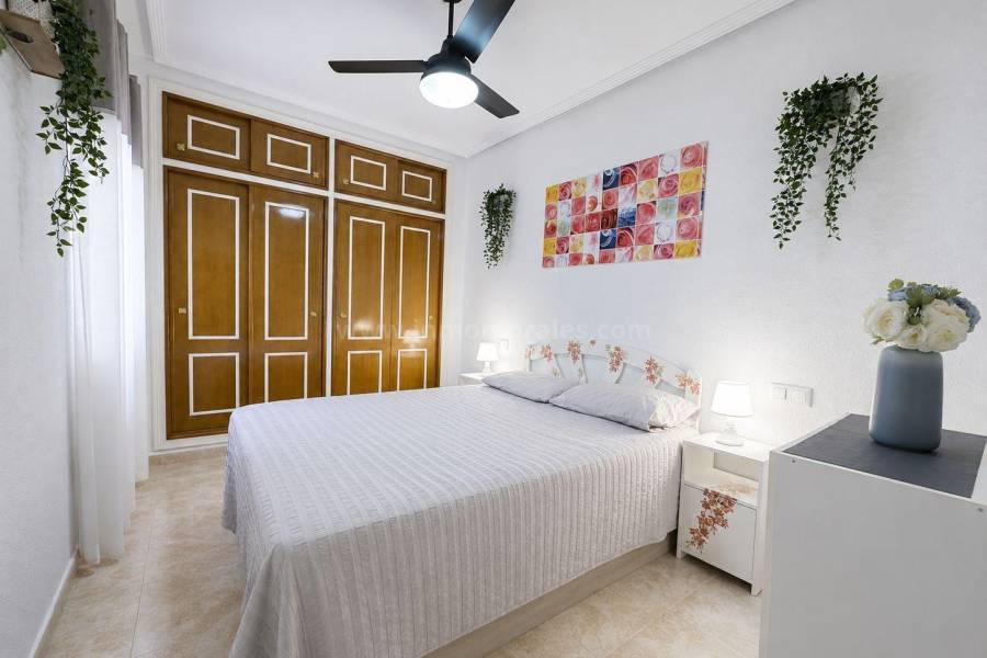 Resale - Apartment  - Torrevieja - Centro