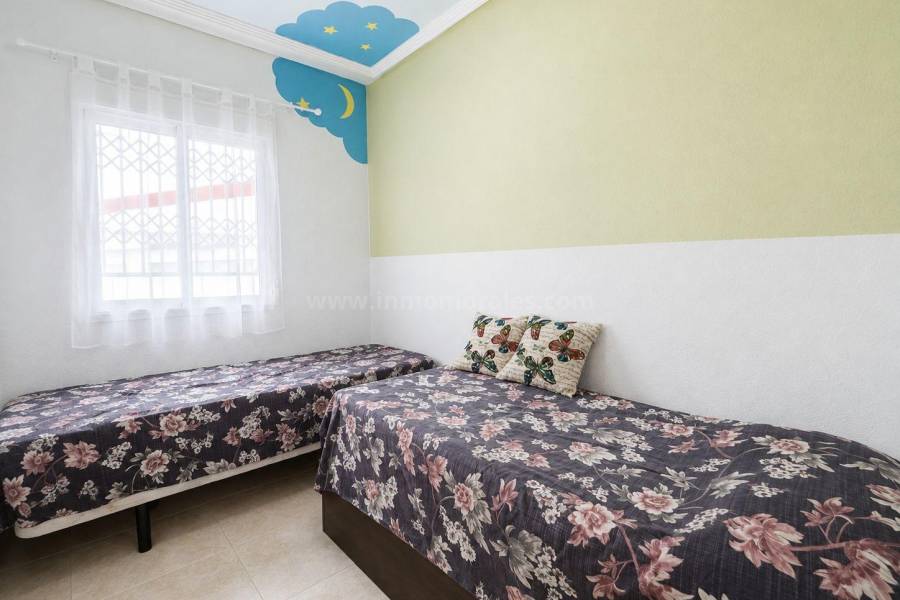 Resale - Apartment  - Torrevieja - Centro