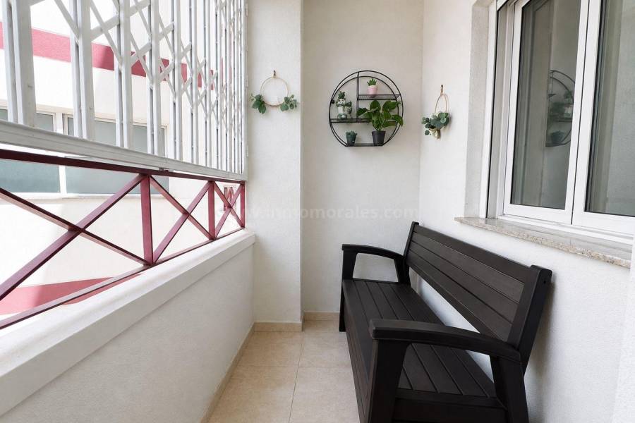 Resale - Apartment  - Torrevieja - Centro
