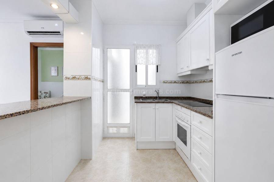 Resale - Apartment  - Torrevieja - Centro