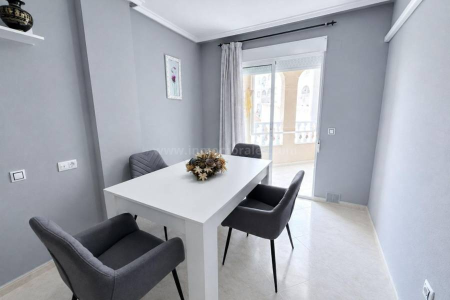 Resale - Apartment  - Torrevieja - Centro