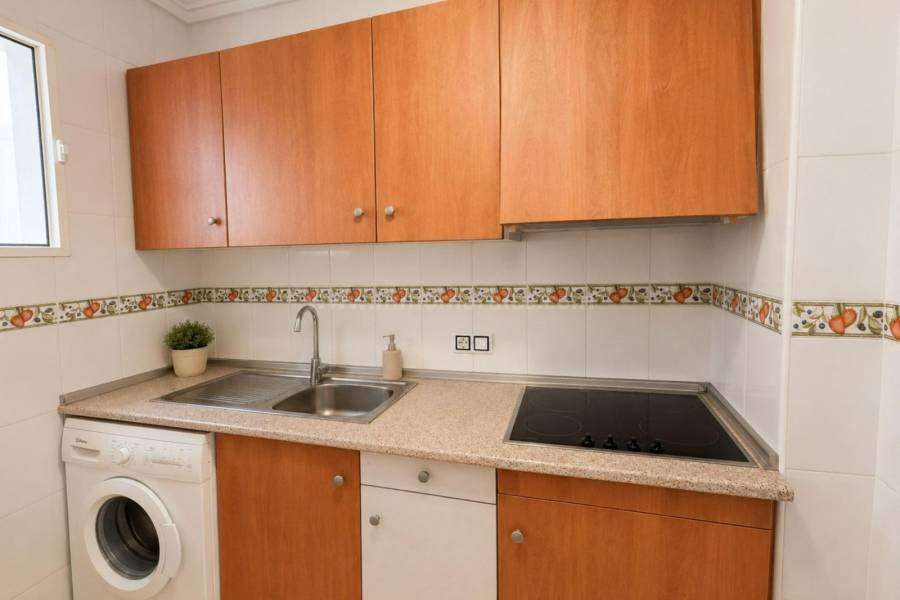 Resale - Apartment  - Torrevieja - Centro