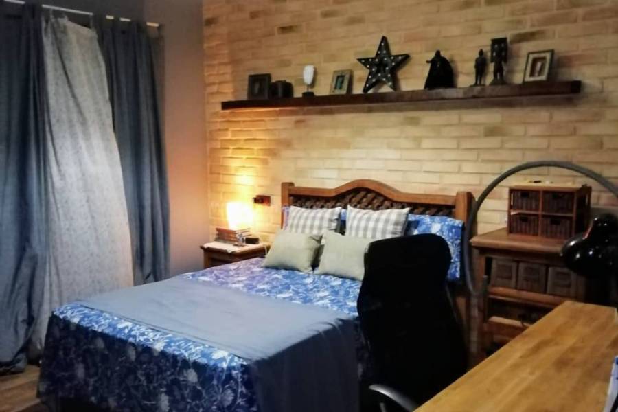 Resale - Detached House / Villa  - Torrevieja - Aguas Nuevas