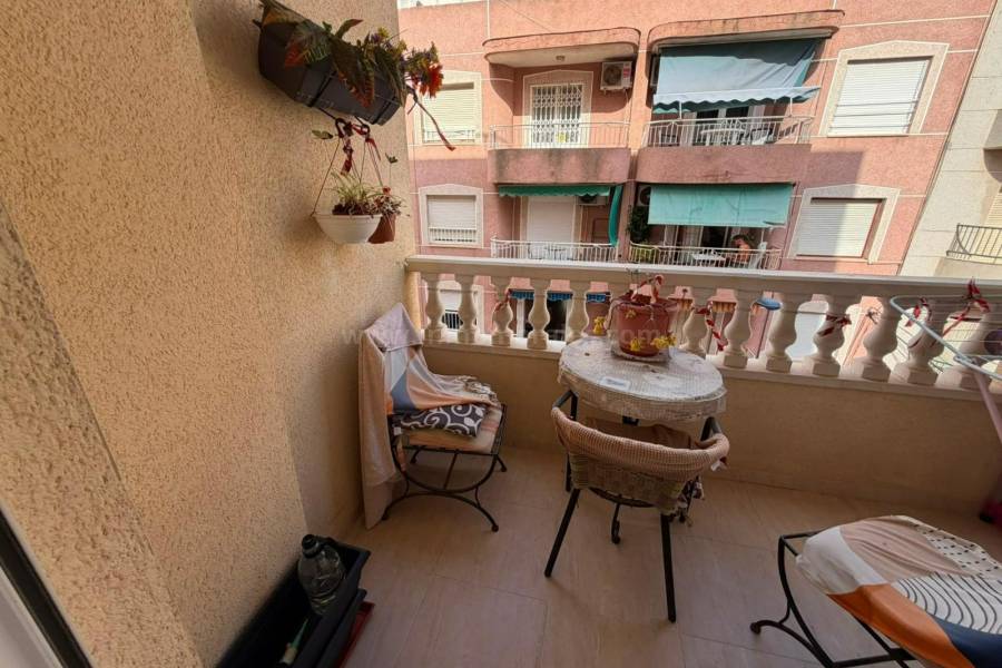 Resale - Apartment  - Torrevieja - Playa del Cura