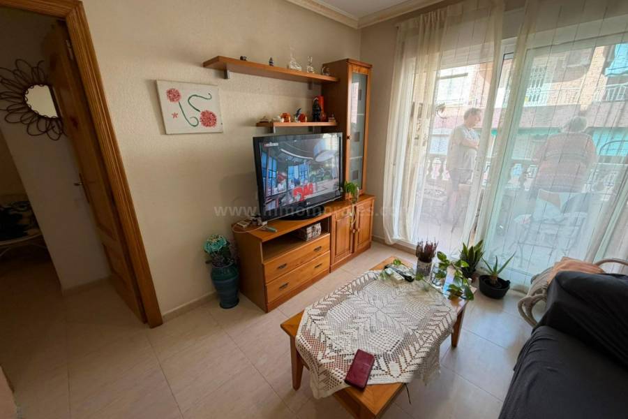 Resale - Apartment  - Torrevieja - Playa del Cura