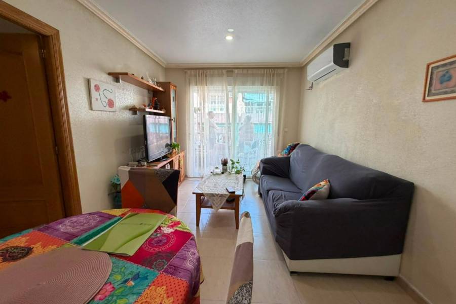Resale - Apartment  - Torrevieja - Playa del Cura
