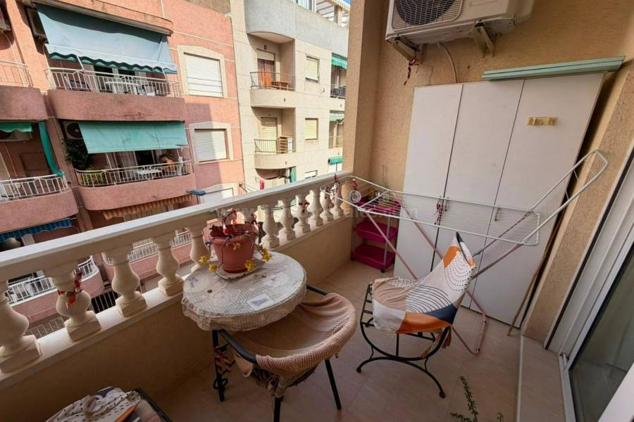 Resale - Apartment  - Torrevieja - Playa del Cura