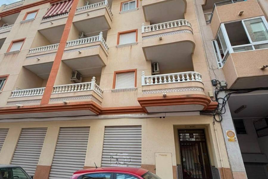 Resale - Apartment  - Torrevieja - Playa del Cura