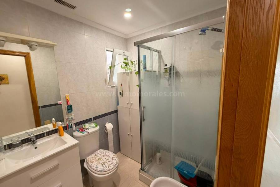 Resale - Apartment  - Torrevieja - Playa del Cura