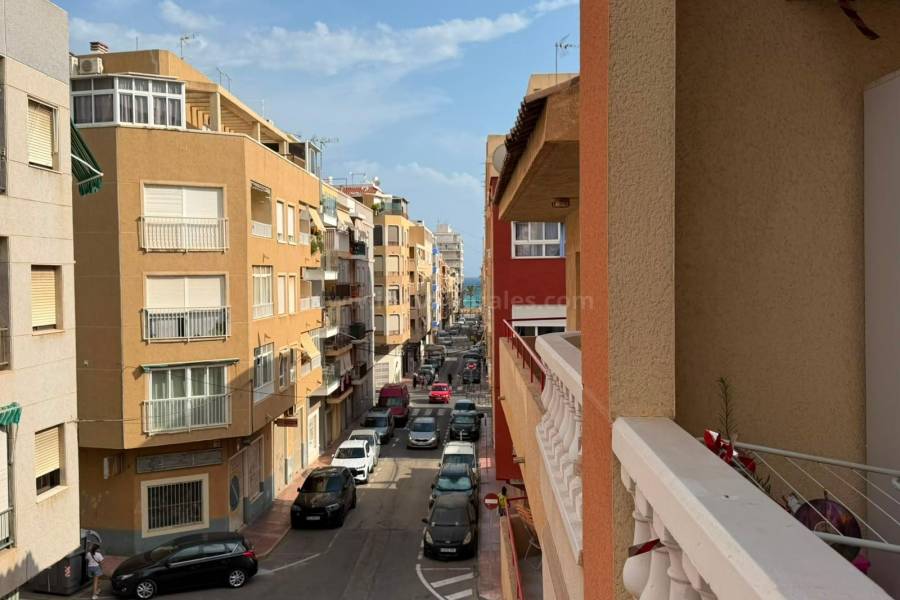 Resale - Apartment  - Torrevieja - Playa del Cura