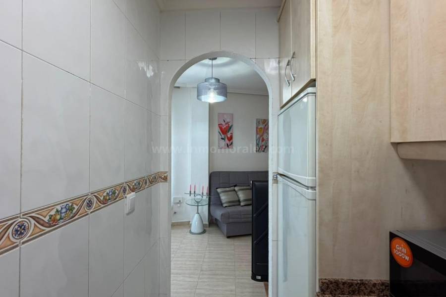 Resale - Apartment  - Torrevieja - Playa del Cura