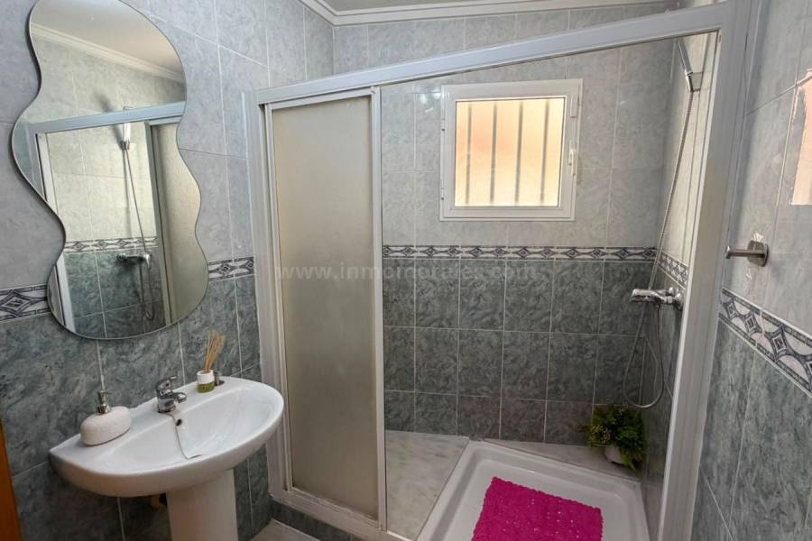 Resale - Apartment  - Torrevieja - Playa del Cura