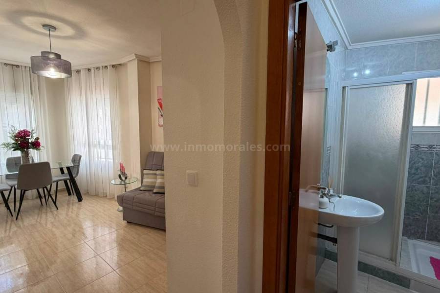 Resale - Apartment  - Torrevieja - Playa del Cura