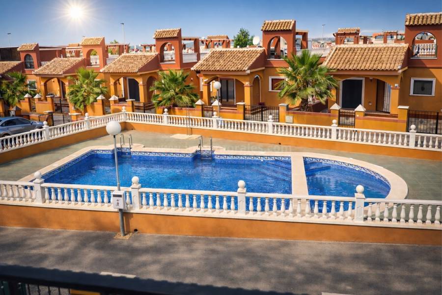 Resale - Detached House / Villa  - Torrevieja - Aguas Nuevas
