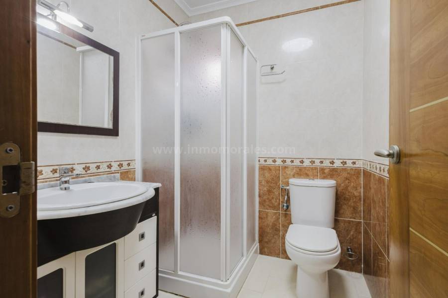 Resale - Detached House / Villa  - Torrevieja - Aguas Nuevas