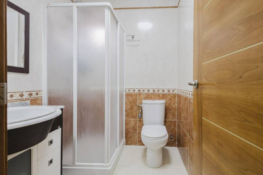 Resale - Detached House / Villa  - Torrevieja - Aguas Nuevas