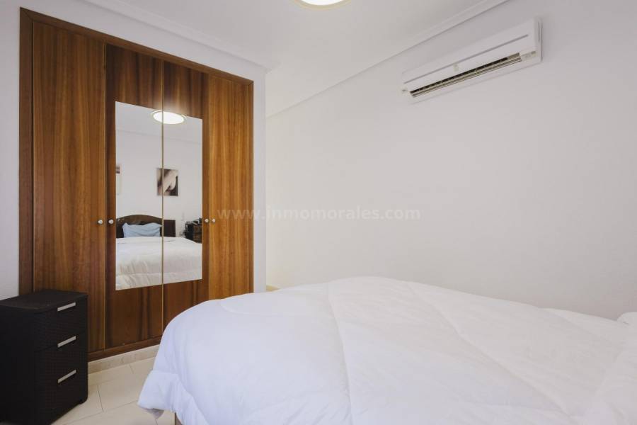 Resale - Detached House / Villa  - Torrevieja - Aguas Nuevas