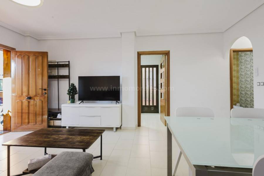 Resale - Detached House / Villa  - Torrevieja - Aguas Nuevas