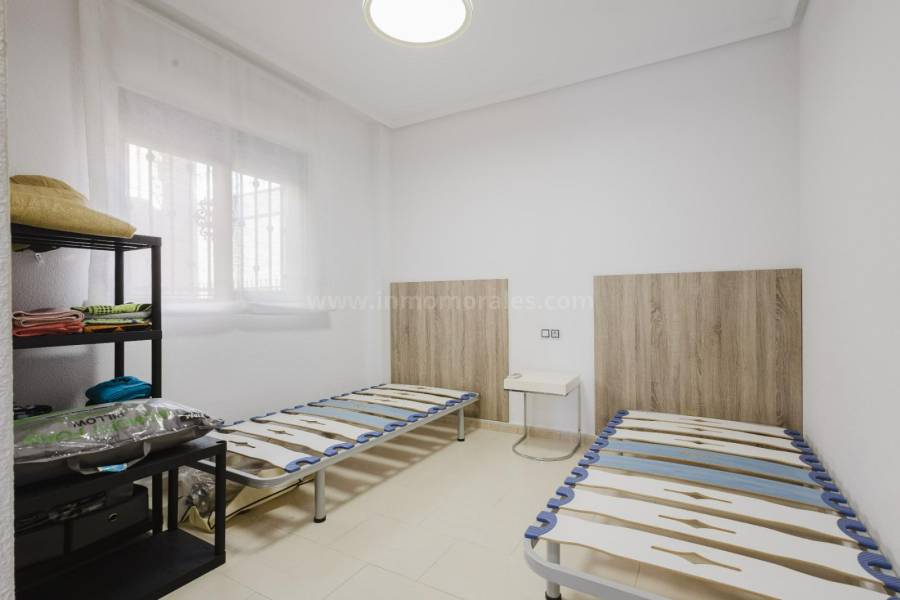 Resale - Detached House / Villa  - Torrevieja - Aguas Nuevas