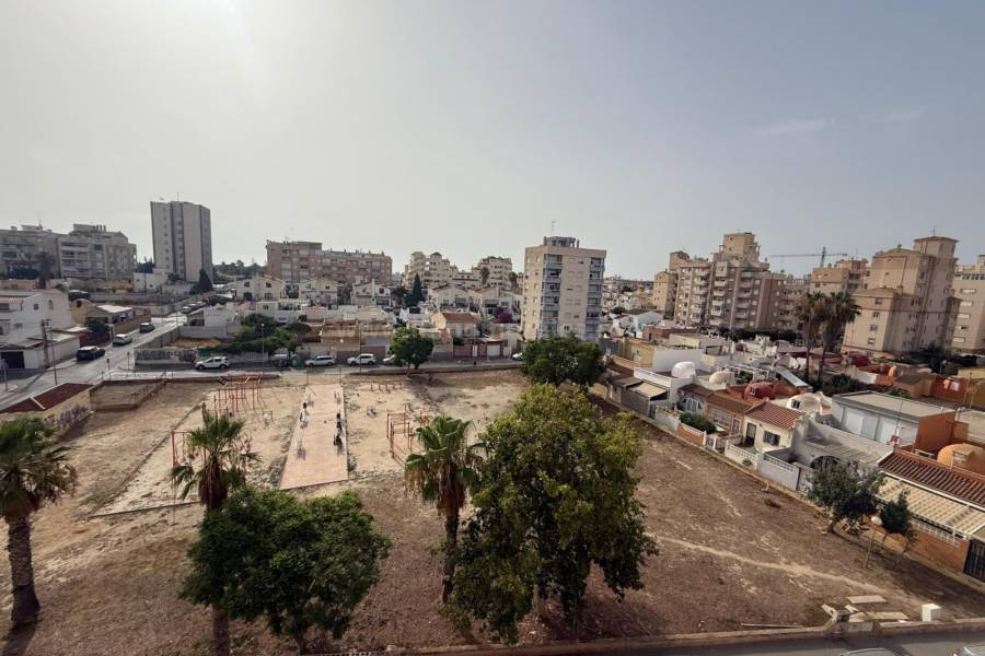 Resale - Apartment  - Torrevieja - Nueva Torrevieja