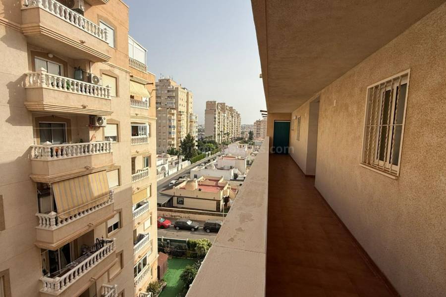 Resale - Apartment  - Torrevieja - Nueva Torrevieja