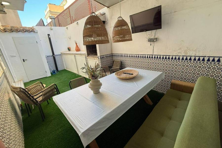 Resale - Semi detached Villa - Torrevieja - Los Frutales