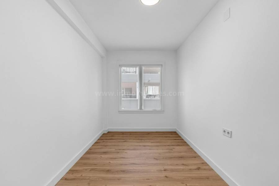 Wiederverkauf - Wohnung/Apartment - Torrevieja - Center Torrevieja